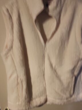 Sleeveless Cream Quilted Vest for Women